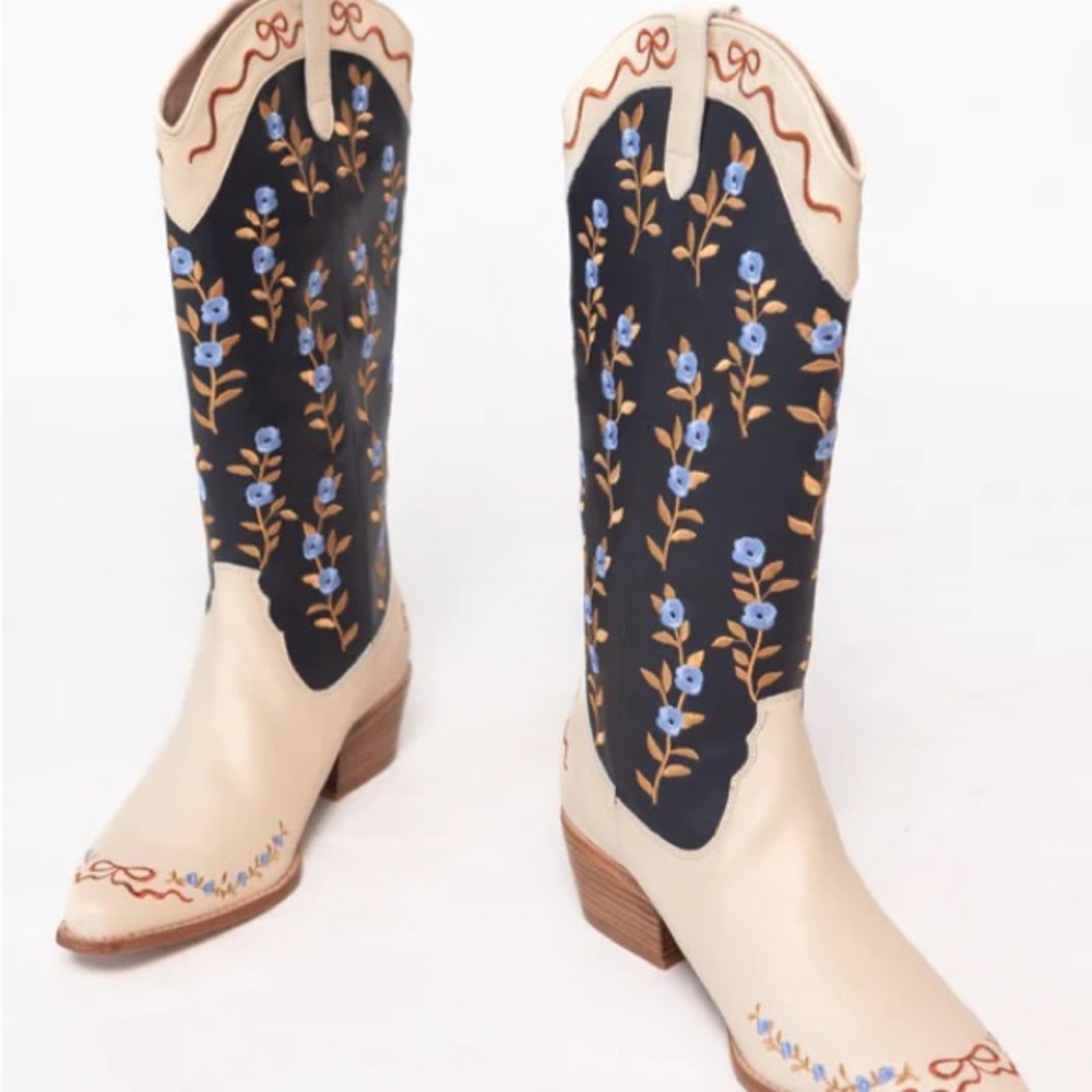 Ivy City Co Rosemary Cowgirl Boots in Cream & Navy